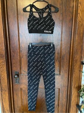 Blue-Black Victoria Secret workout set: unlined sports bra with mesh + leggings